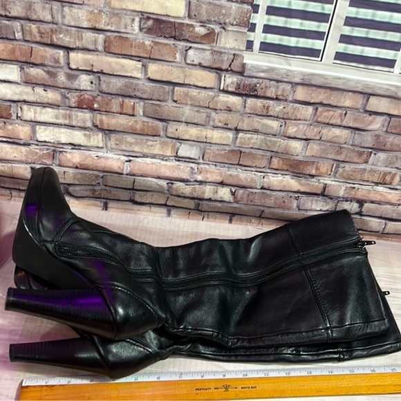 RSVP Black VEGAN Faux Leather  Zipper High Heeled  Boots 5.5 Womens - Picture 5 of 8